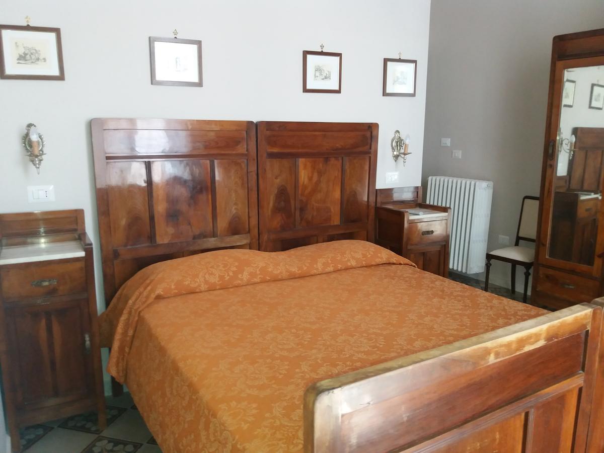 Bed & Breakfast Antico Palazzo Spinola 3*